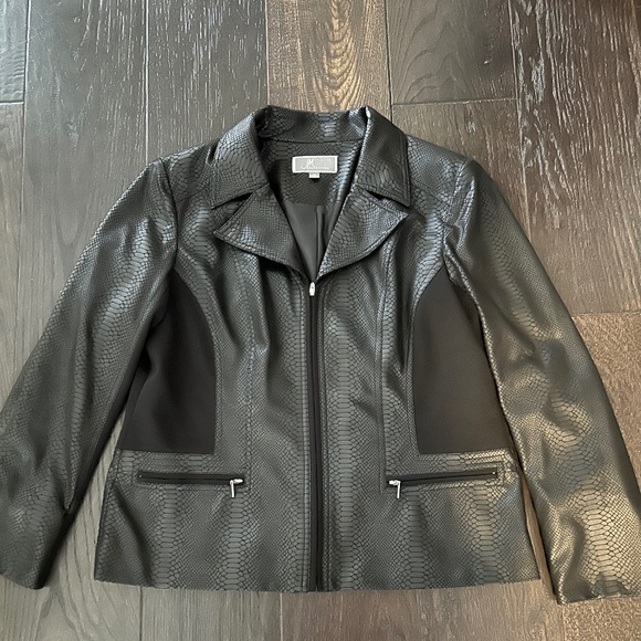 Blazer - Picture 1 of 5